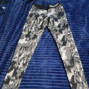 Girl's Nike compression tights